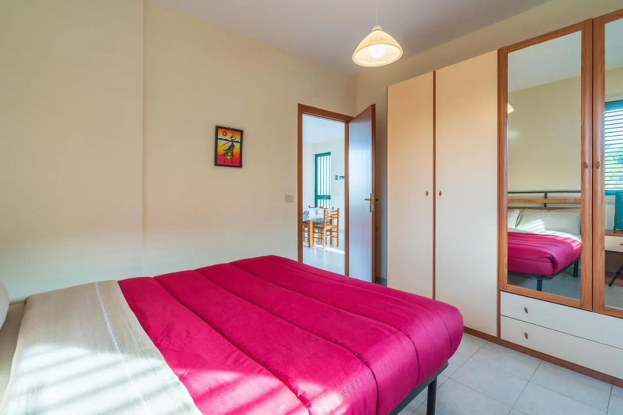 Les Calanques Audeandeb Apartment Augusta Italy