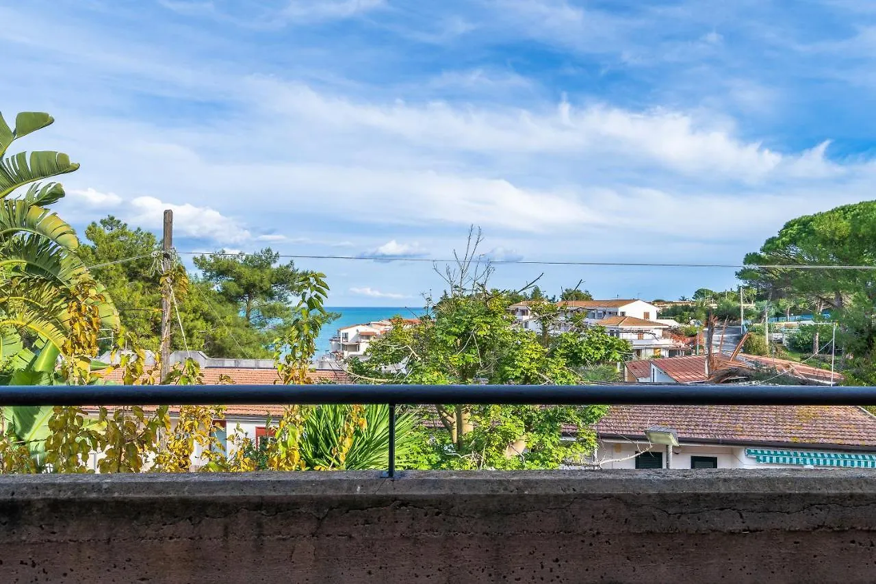 Les Calanques Audeandeb Apartment Augusta Italy